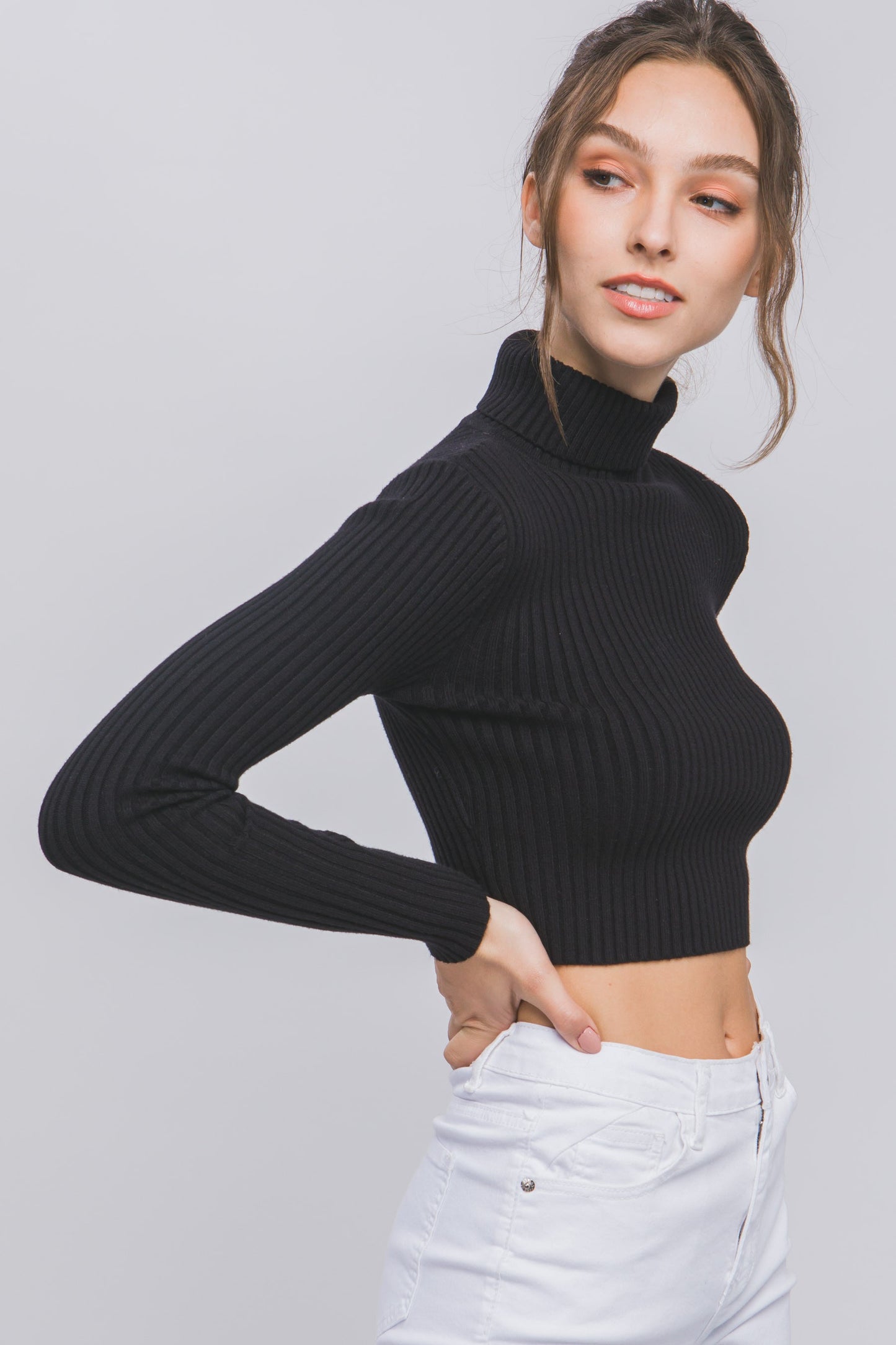 Aurora Pullover Sweater in Black