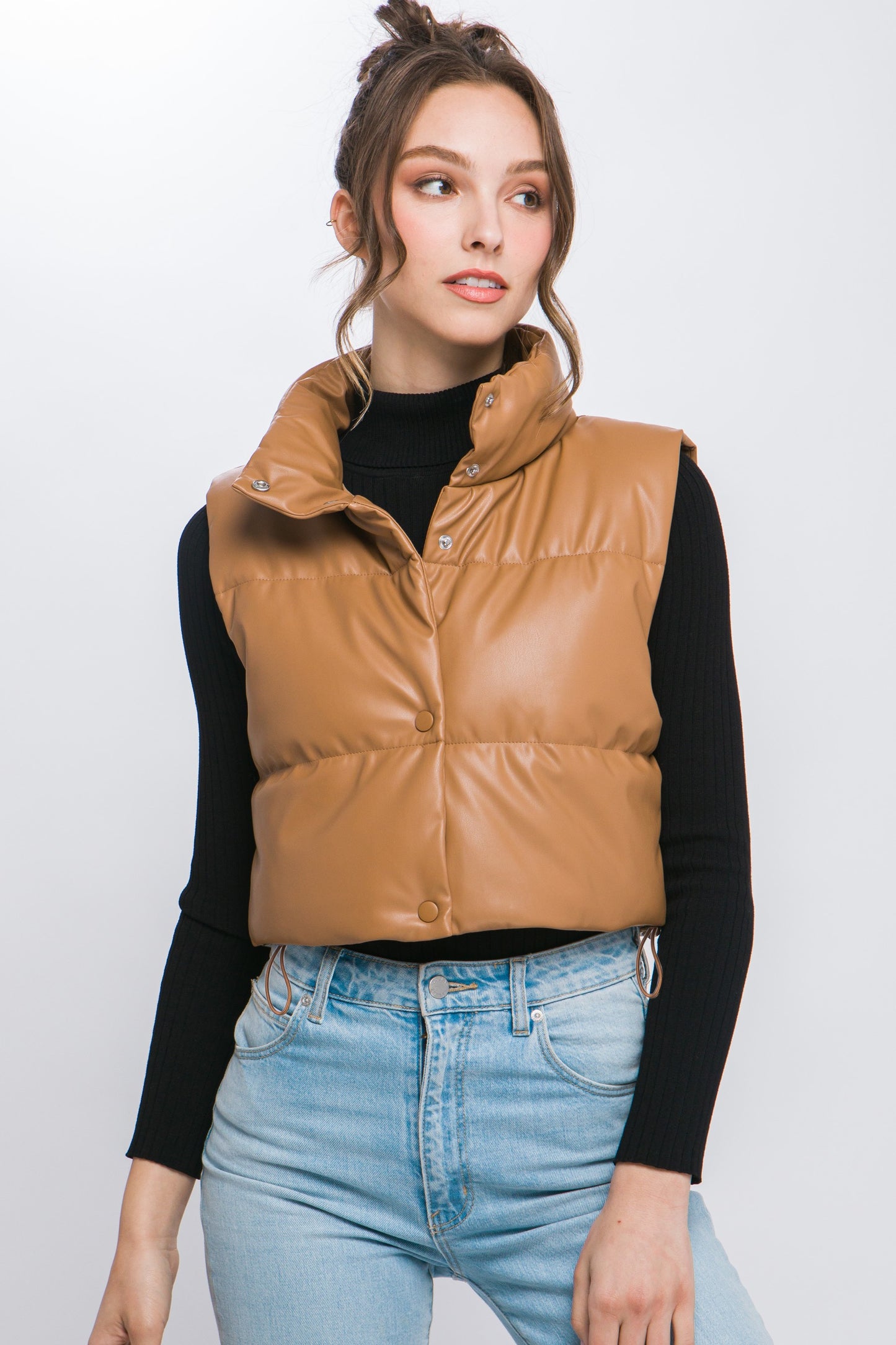Andie Cropped Leather Vest in Camel