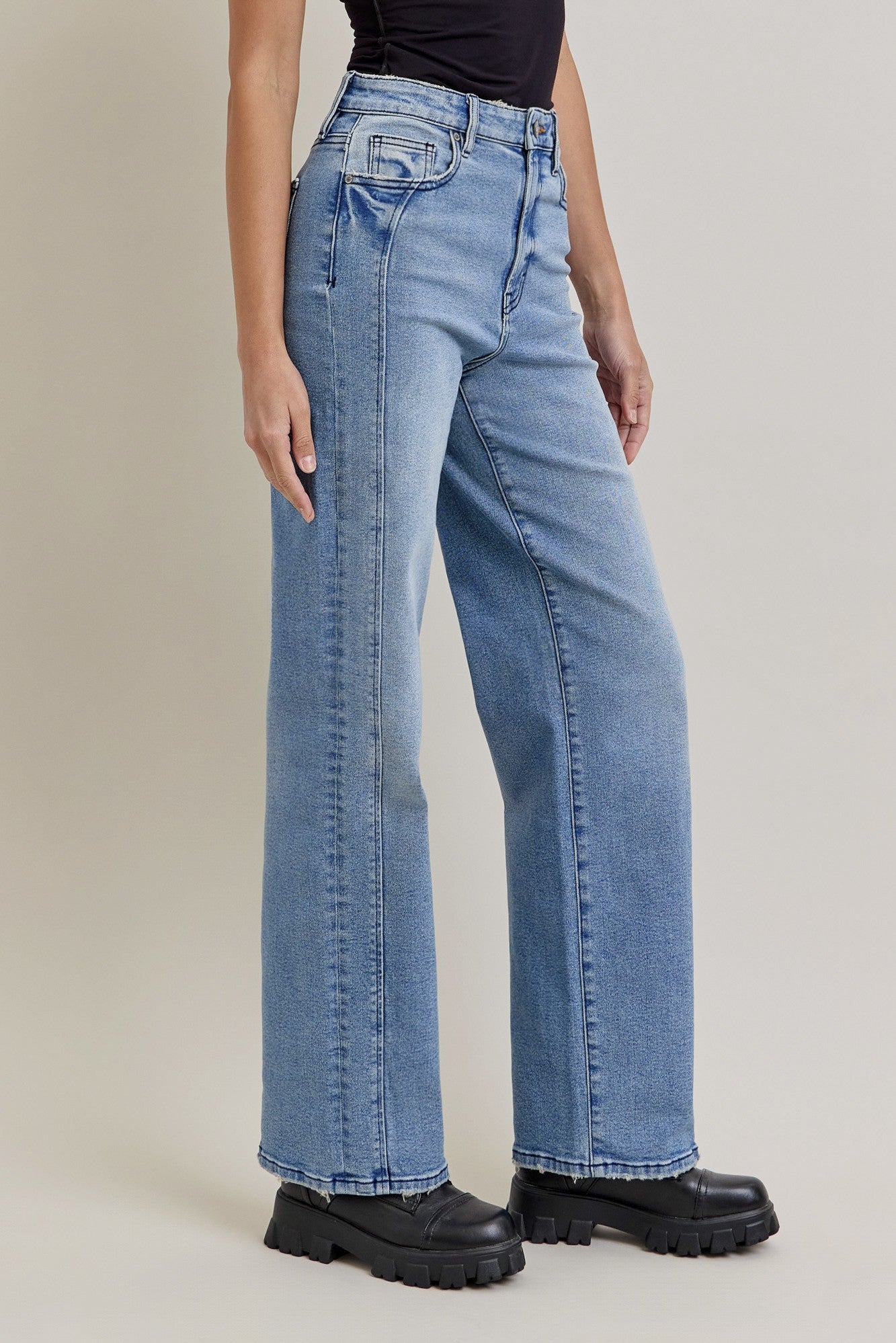 Logan Dad Curved Seam Jean