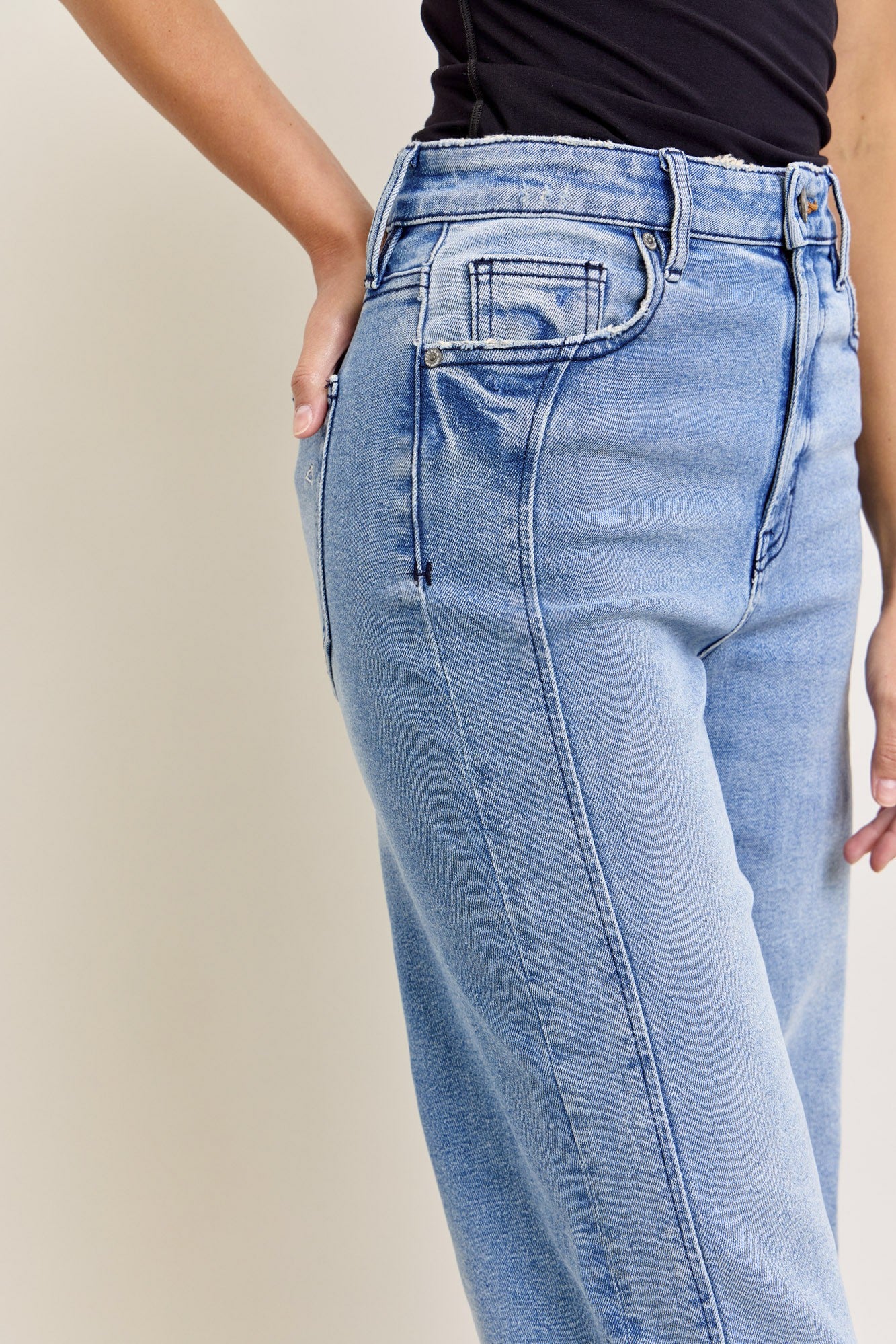 Logan Dad Curved Seam Jean