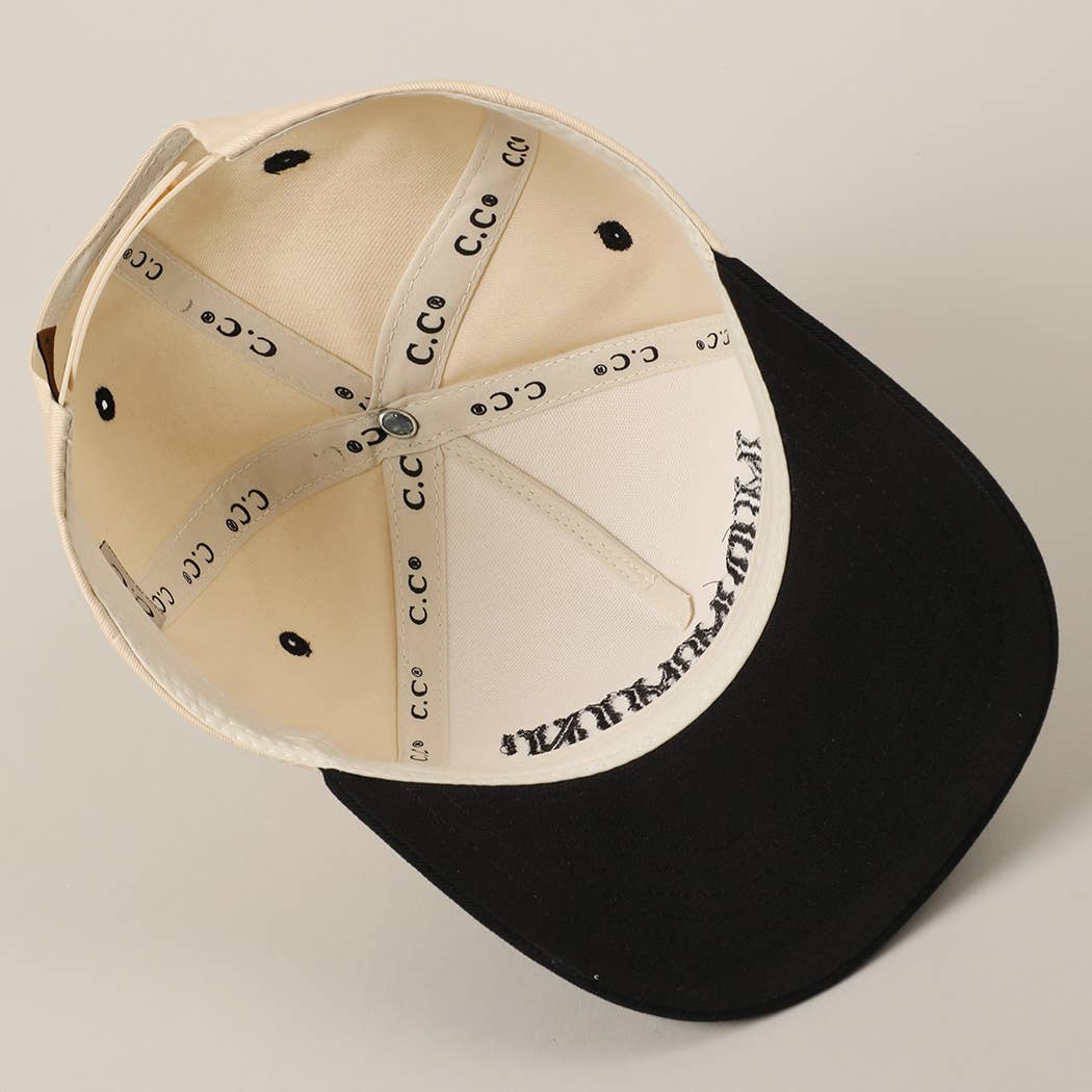 MOMMIN' Trucker Hat in Black