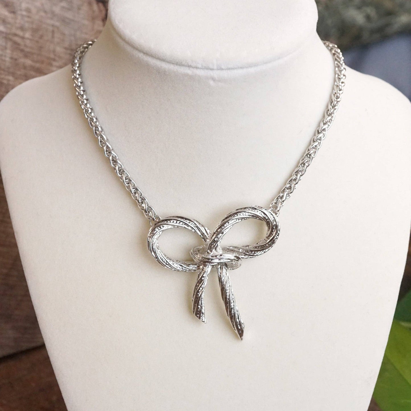 Large Rope Textured Bow Pendant in Silver