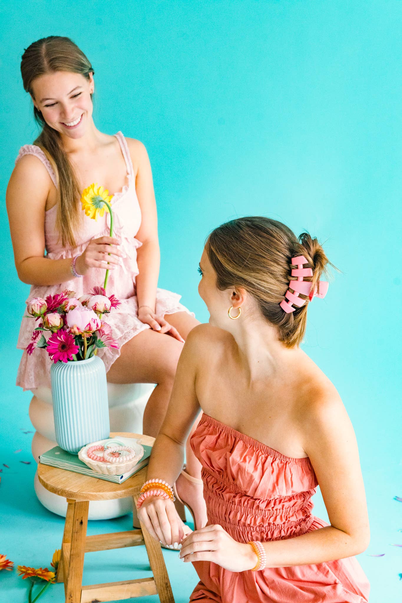 Calming Coral Classic Hair Clip in Large