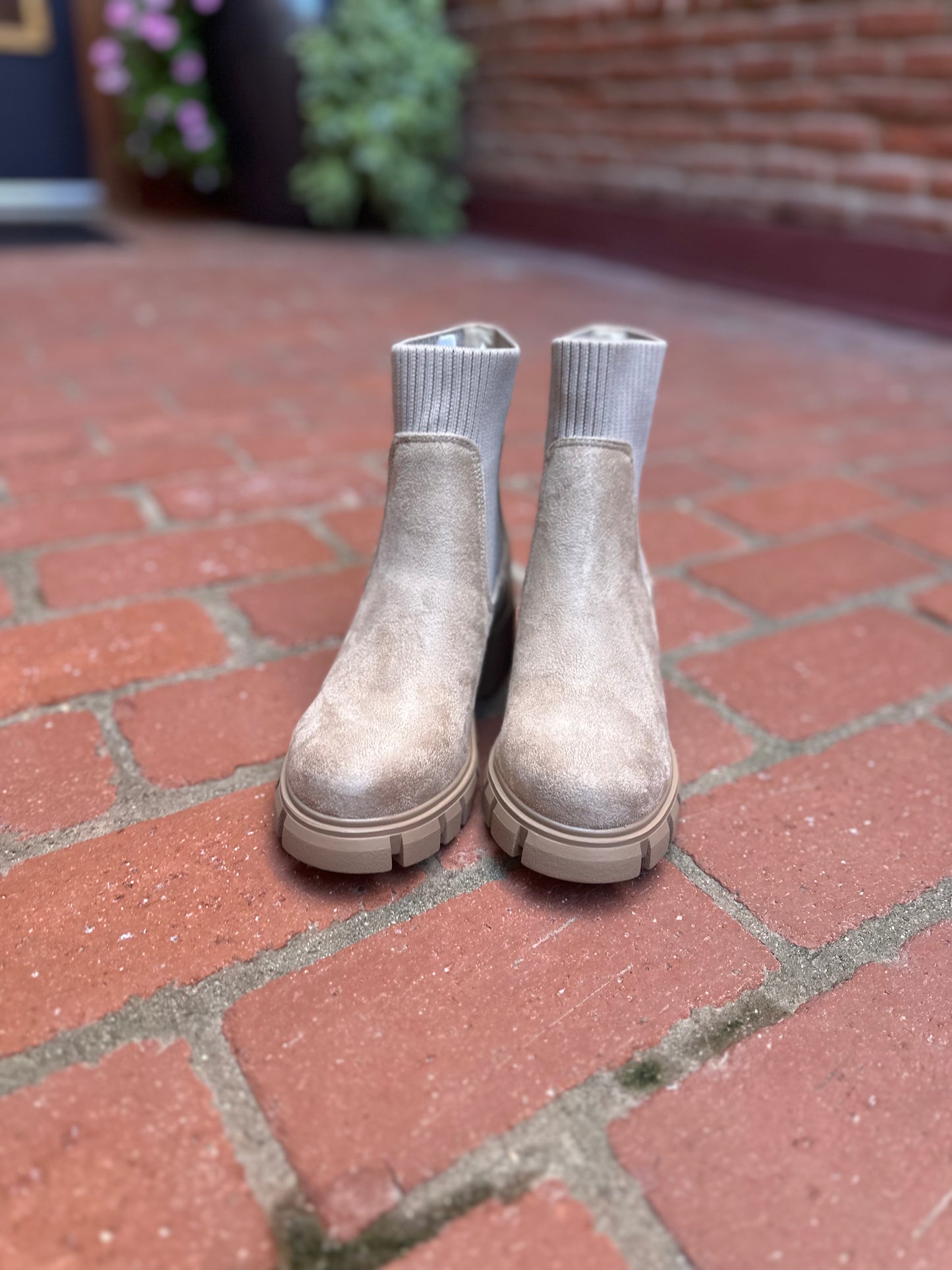 Chelsea Elastic Cuff Slip-On Boots