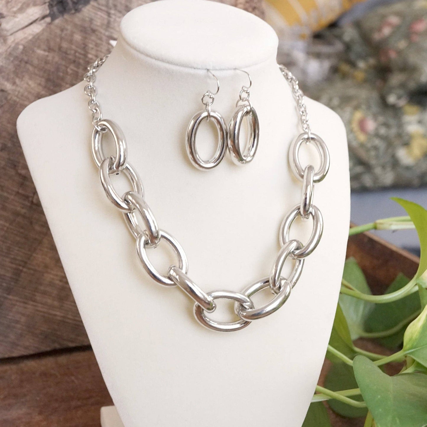 Chunky Chain Statement Necklace in Silver