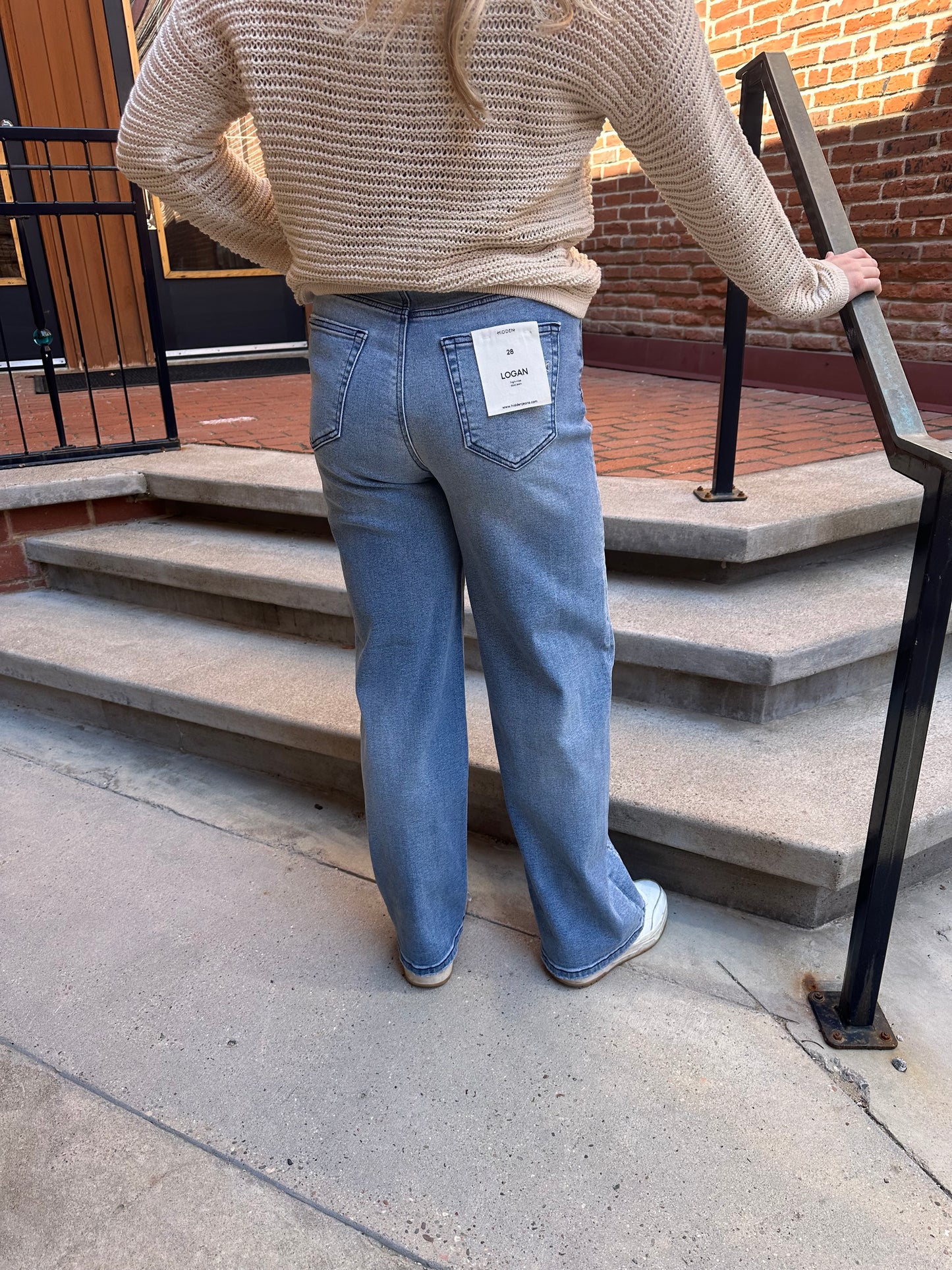 Logan Dad Curved Seam Jean