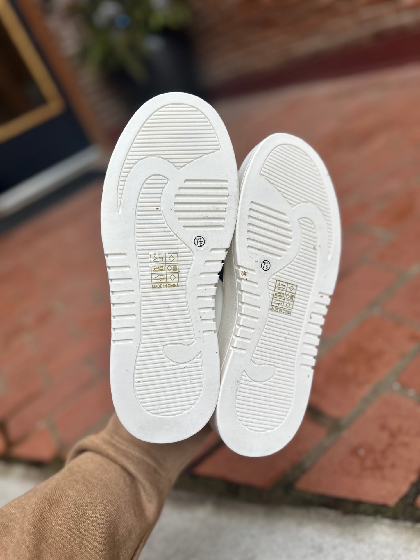 Shirley Sneakers in Black and White