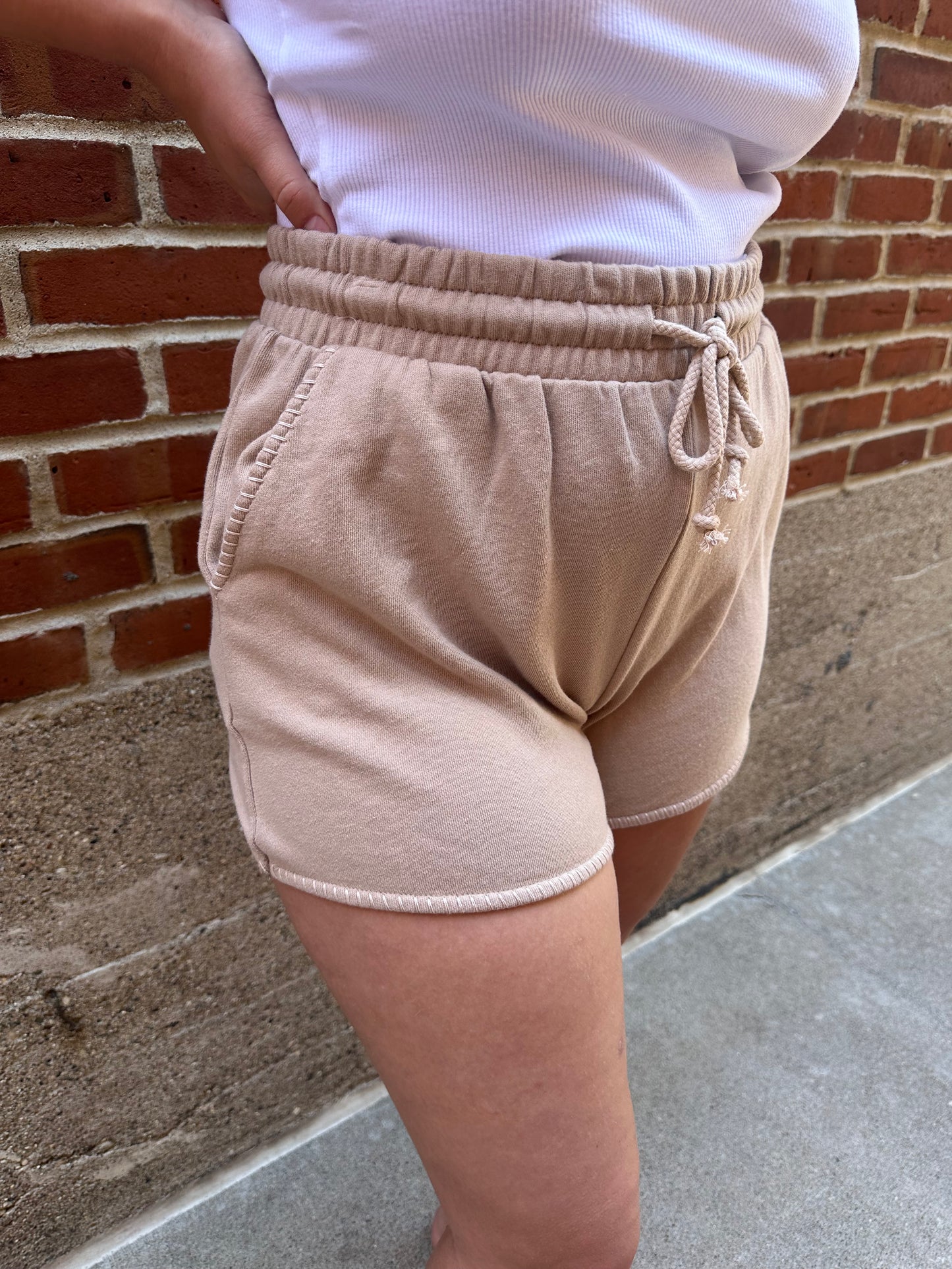 Harrington Shorts in Tan