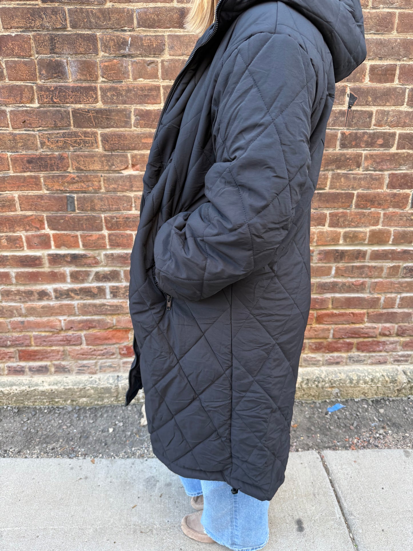 Norah Quilted Puffer Jacket in Black