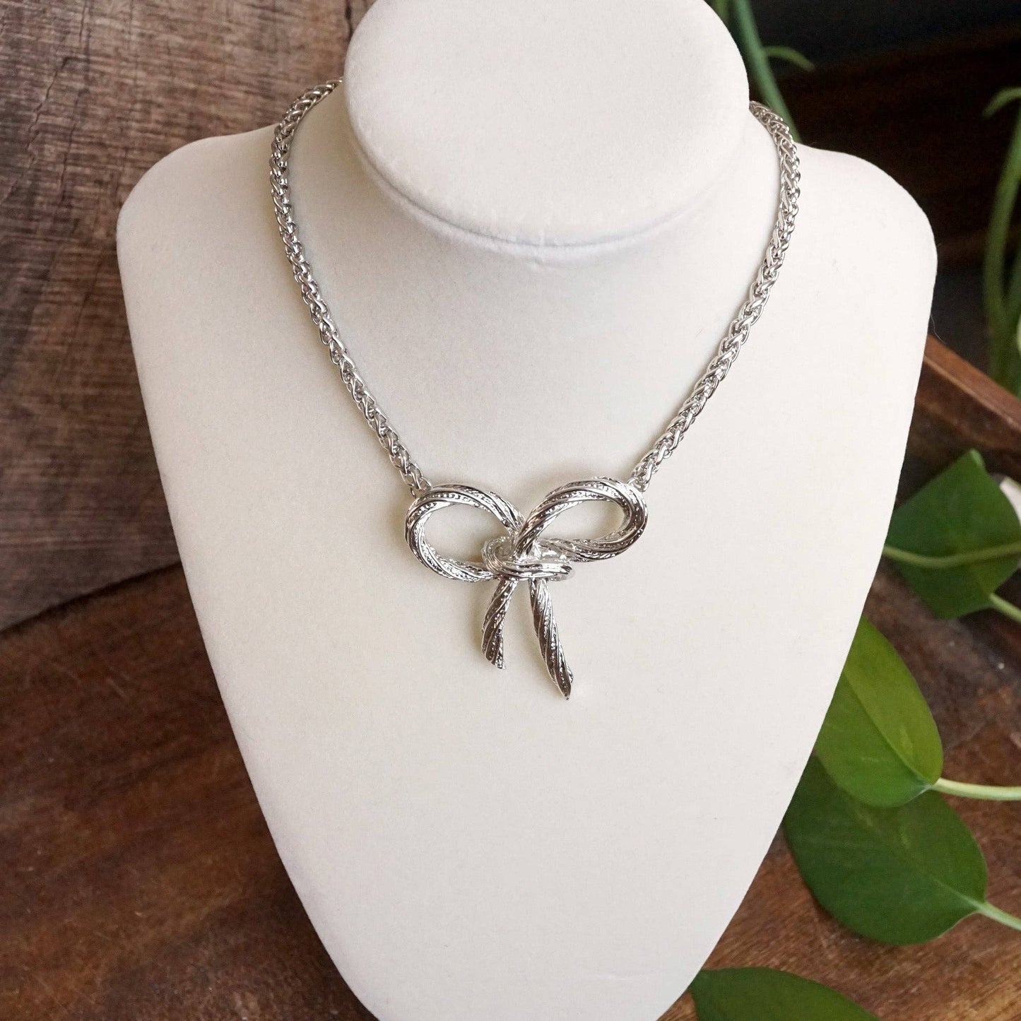 Large Rope Textured Bow Pendant in Silver