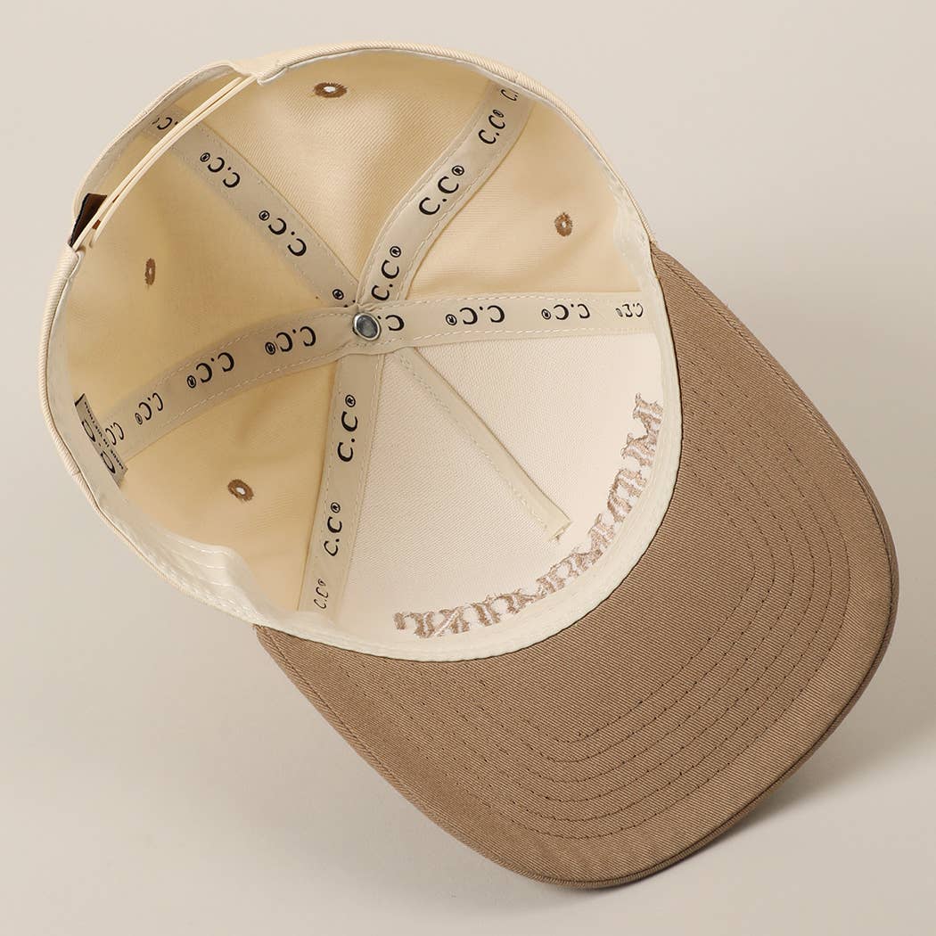 MOMMIN' Trucker Hat In Beige