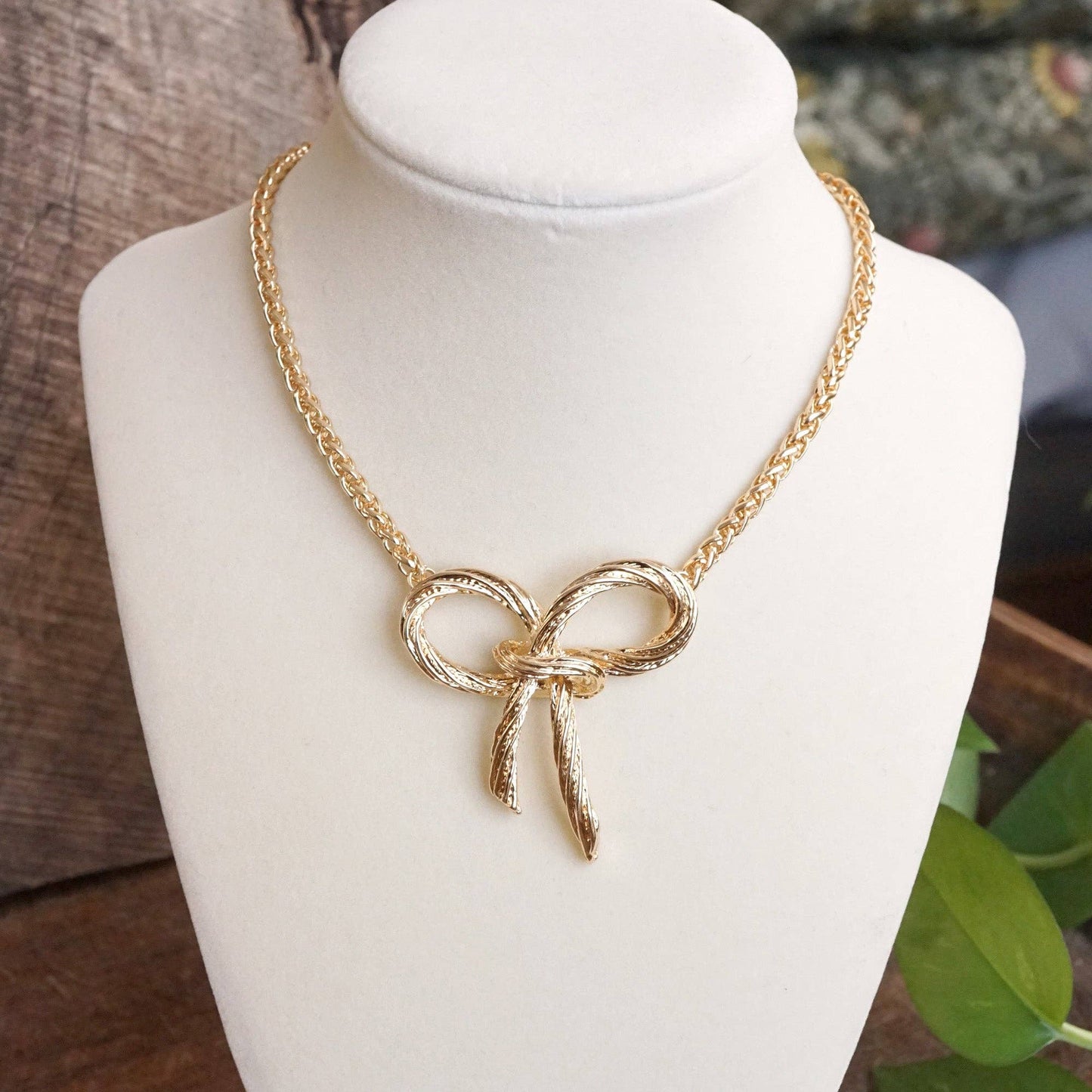 Large Rope Textured Bow Pendant in Gold