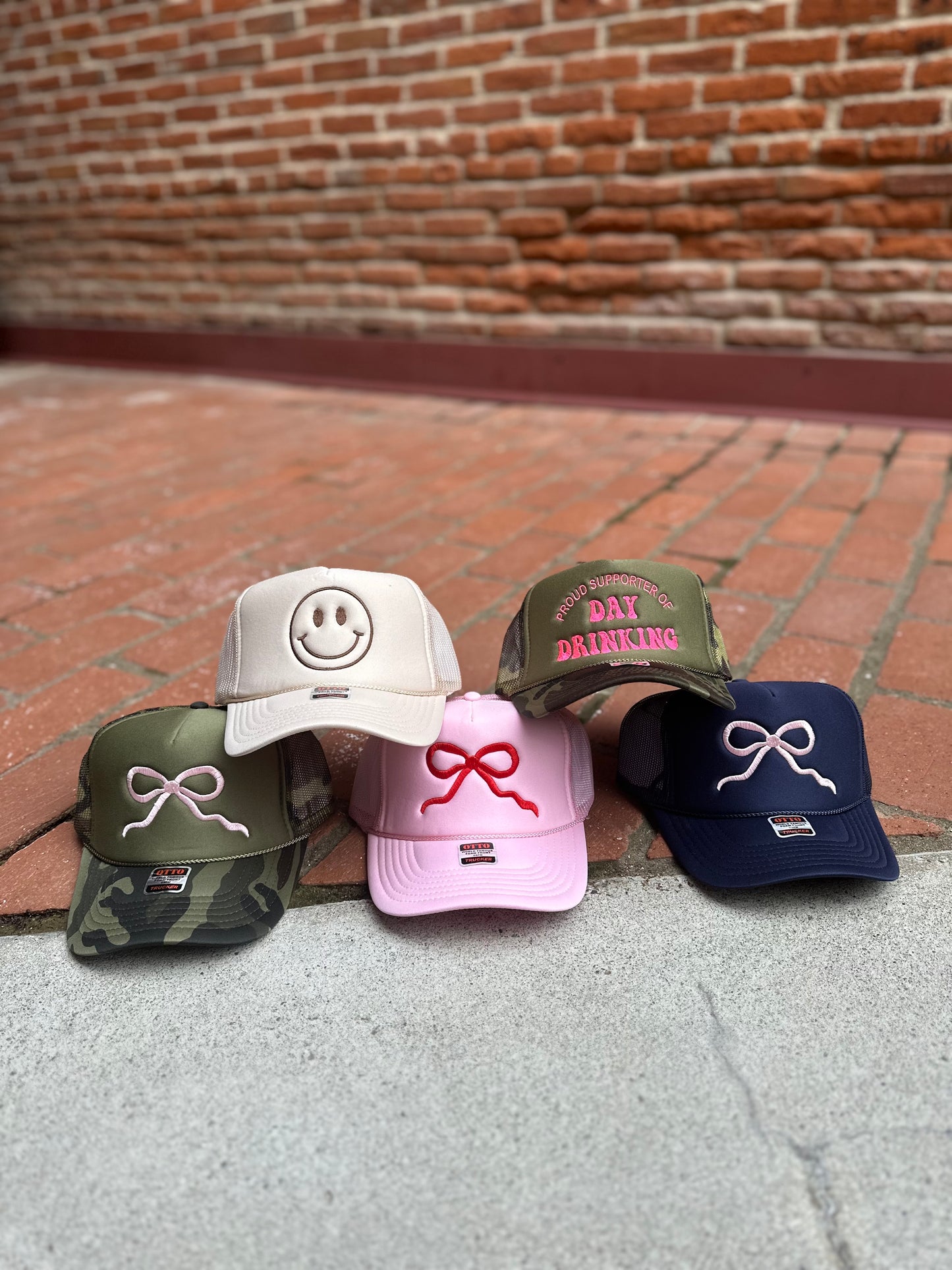 Bow Trucker Hat in Soft Pink