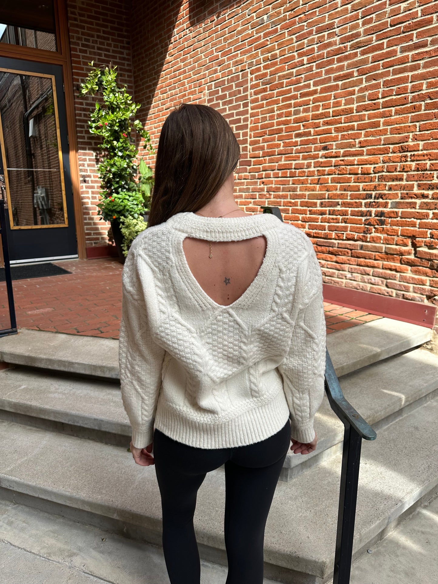 Morgan Back Cut Out Relaxes Knit Sweater