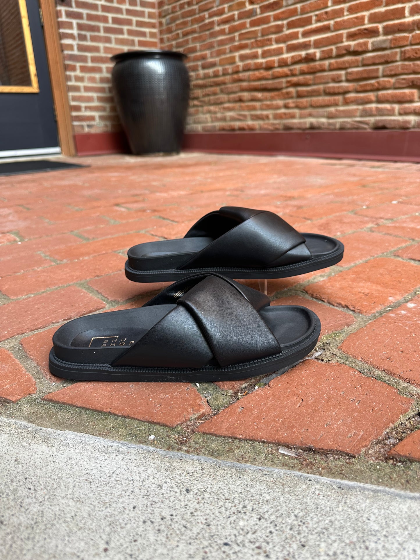 Claire Sandals in Black
