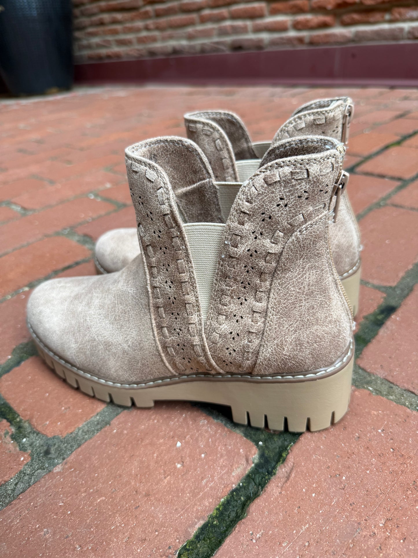 Aryana Bootie in Beige