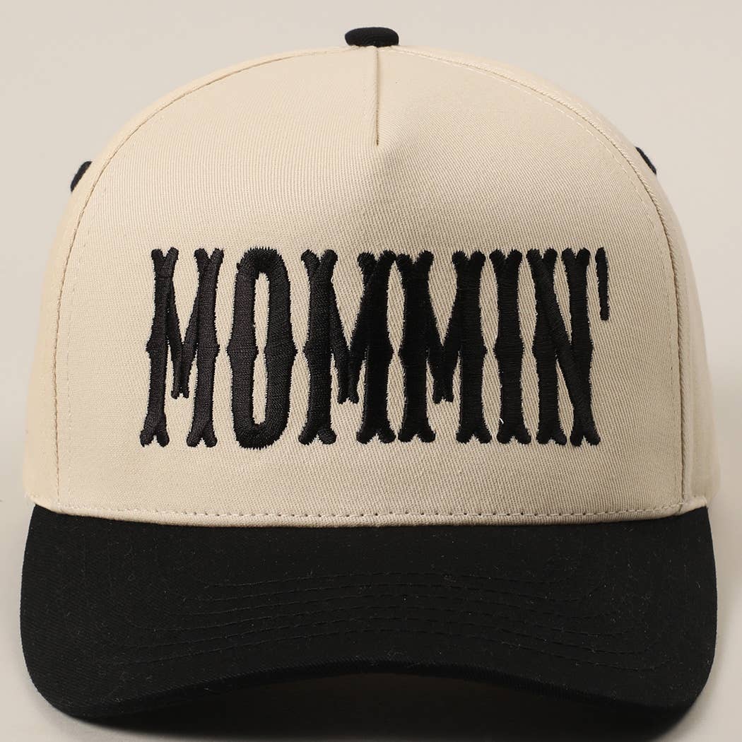 MOMMIN' Letter Embroidery in Black