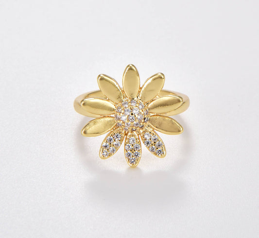 Daisy Flower Ring in gold