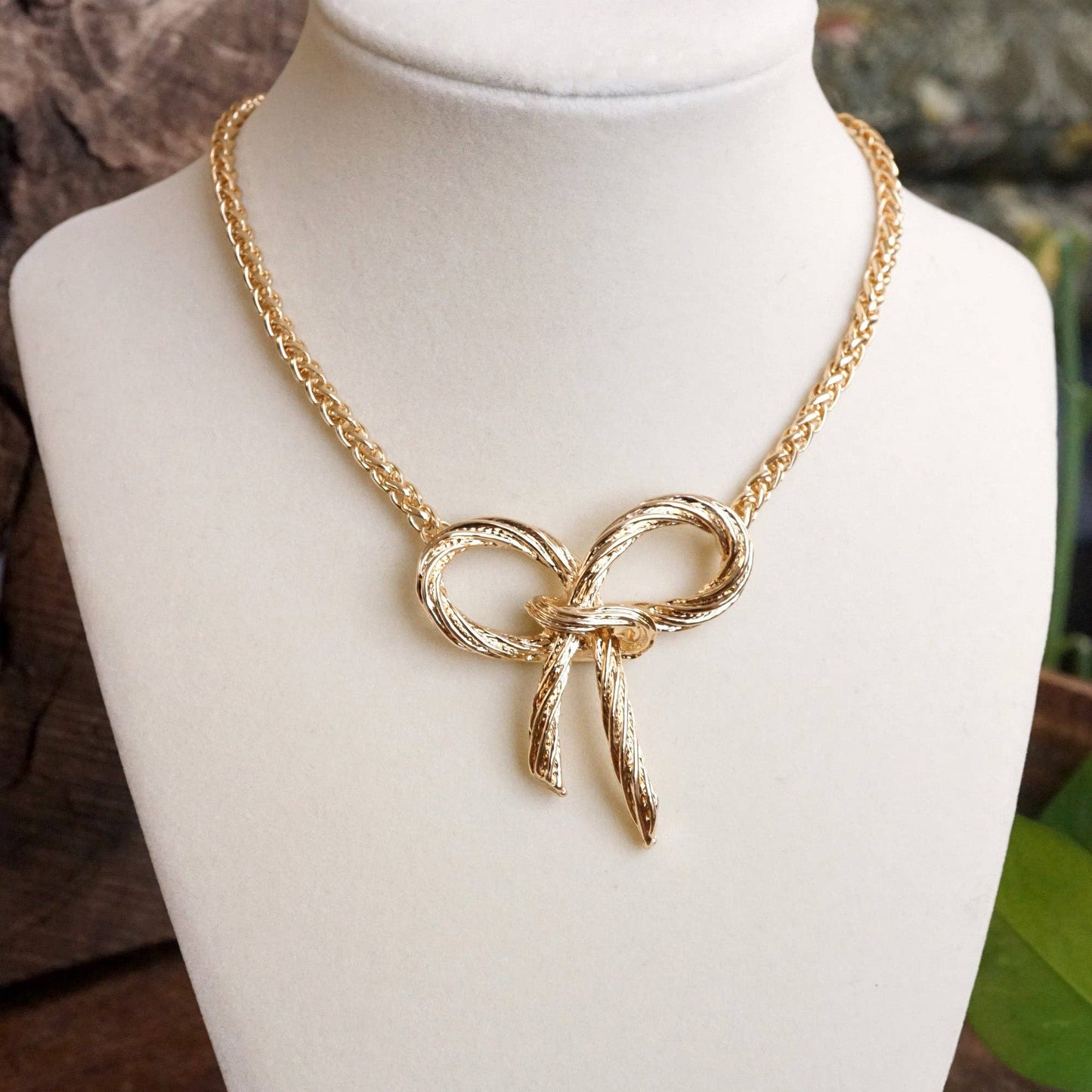 Large Rope Textured Bow Pendant in Gold