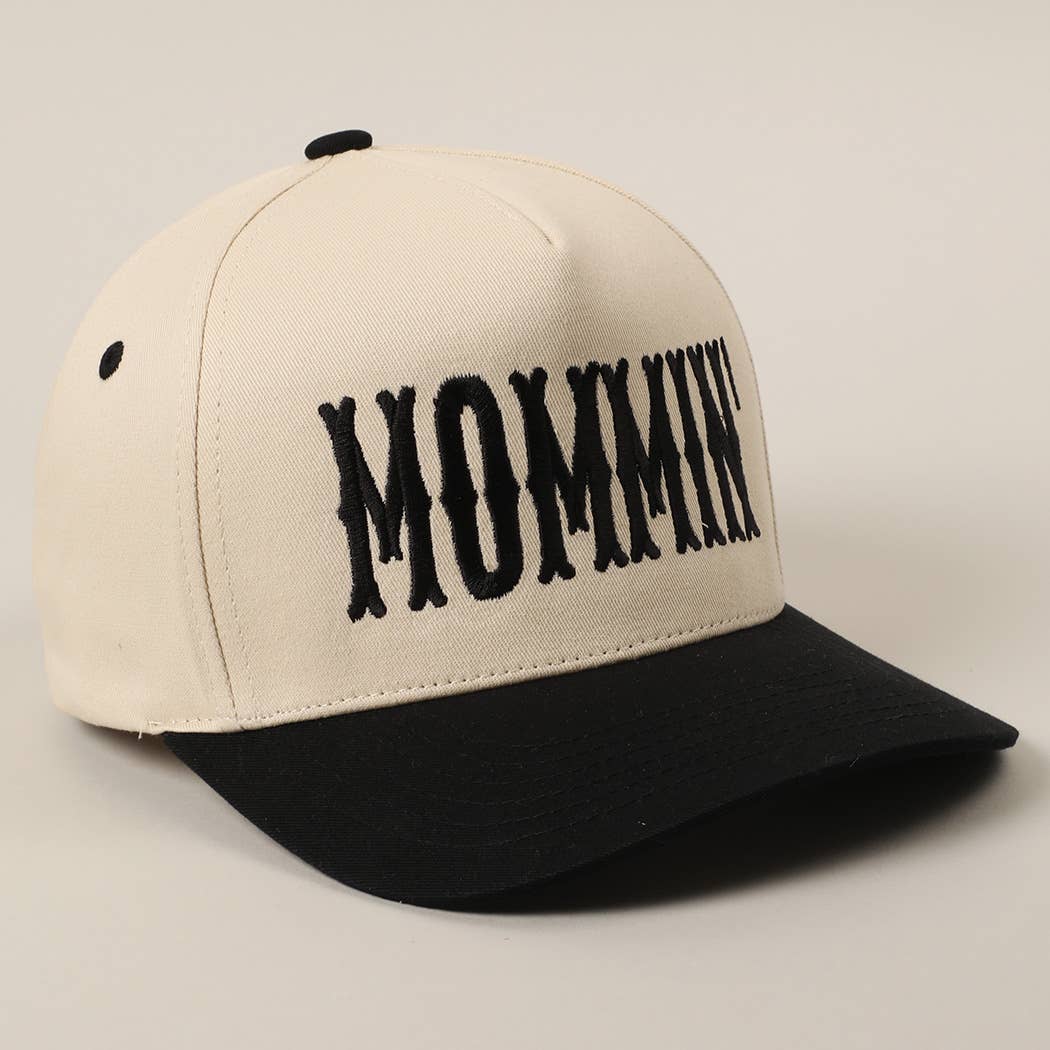 MOMMIN' Letter Embroidery in Black