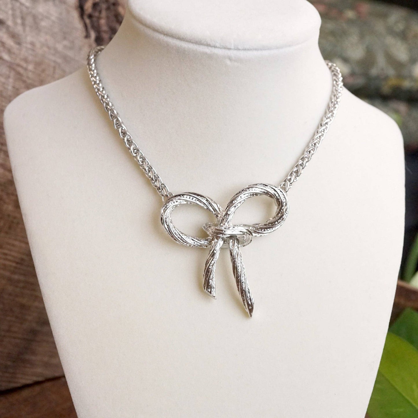 Large Rope Textured Bow Pendant in Silver
