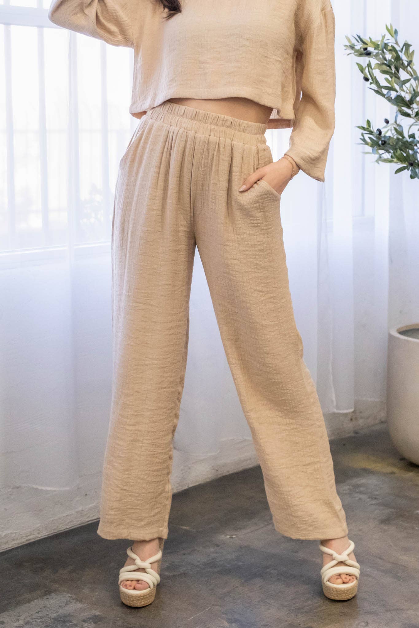 Reese Lightweight Pants in Khaki