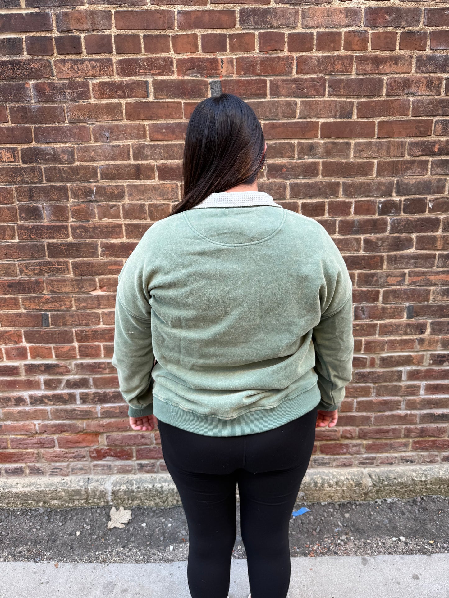 Victoria Thermal Contrast Snow Washed Sweatshirt in Green