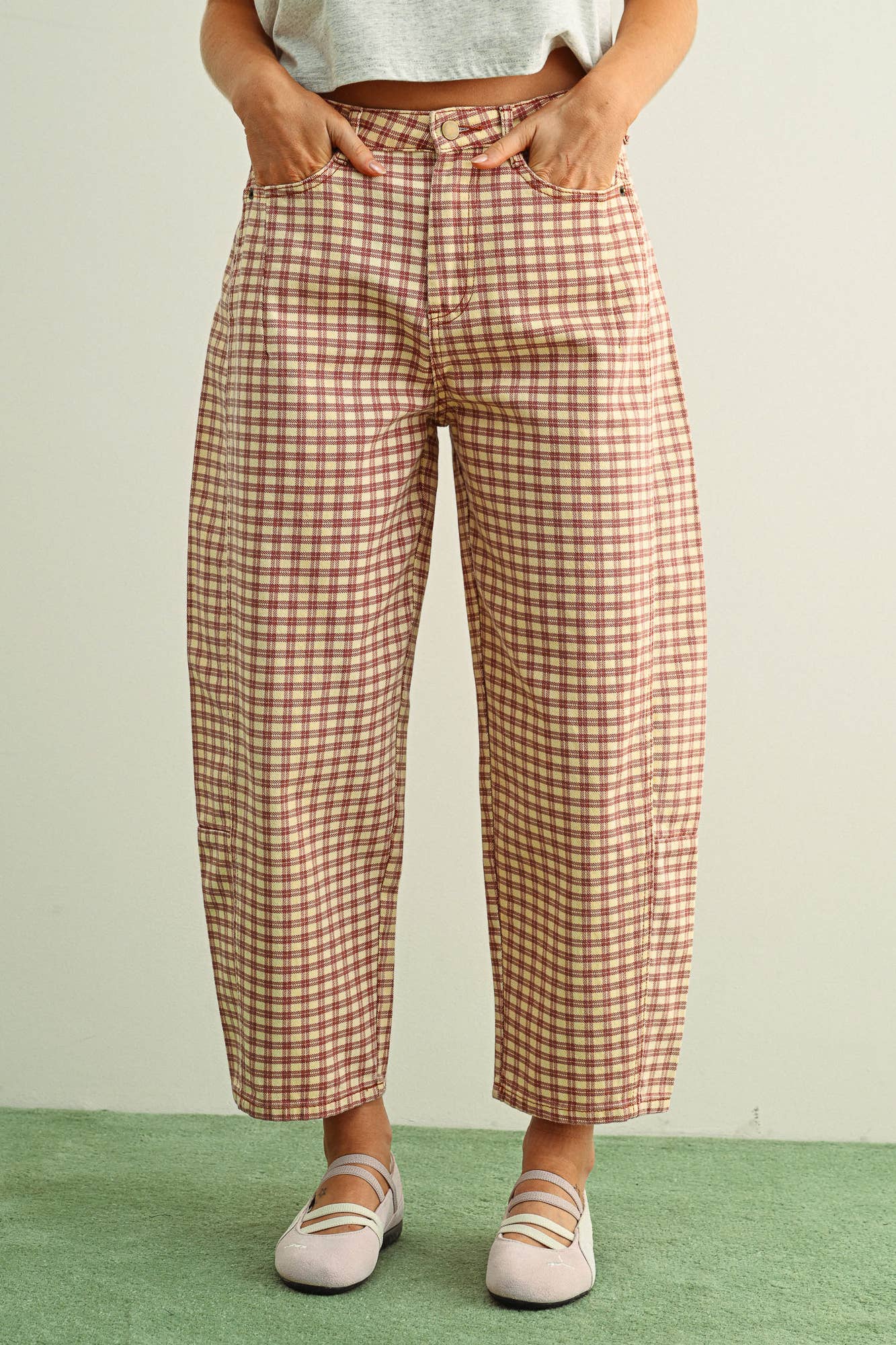 Katya Mini Checkered Barrel Pants in Pink