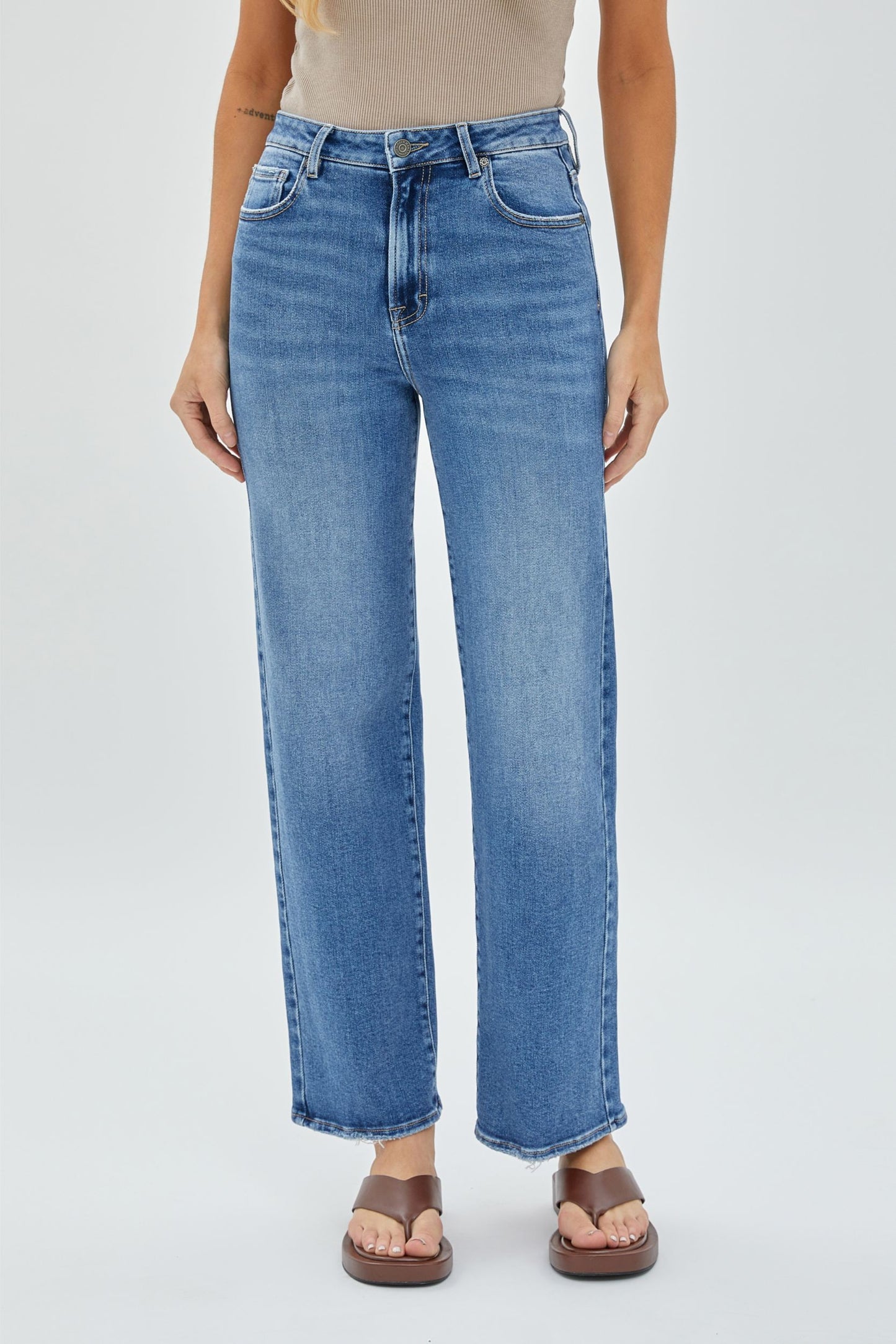 Tracey Medium Clean Classic Stretch Straight Dark