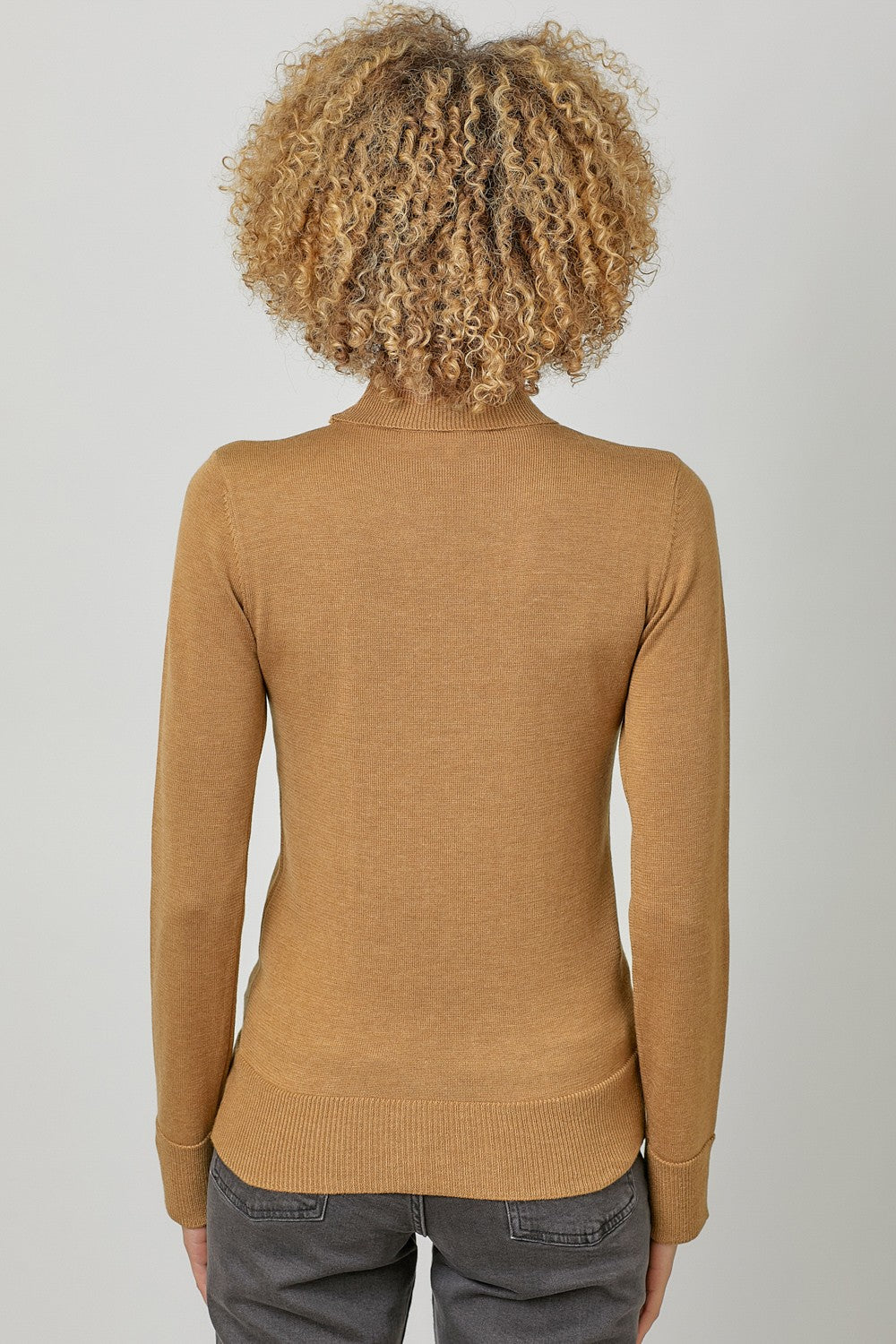 Jorie Cashmere Turtle Neck Sweater in Old Gold