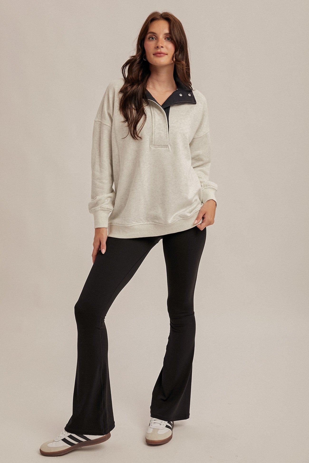 Victoria Thermal Contrast Snow Washed Sweatshirt in Grey