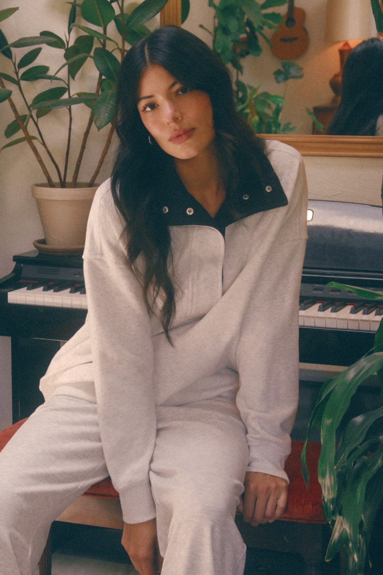 Victoria Thermal Contrast Snow Washed Sweatshirt in Grey