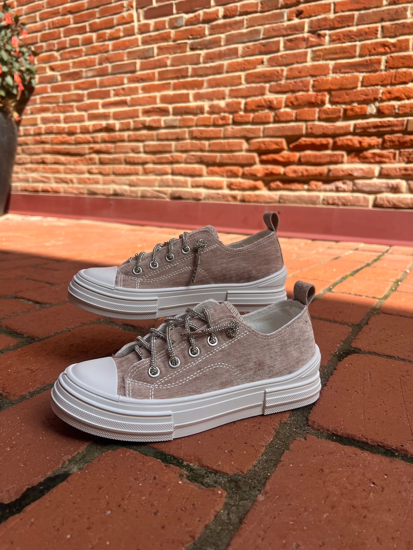 Aman Velvet Shoes in Nude