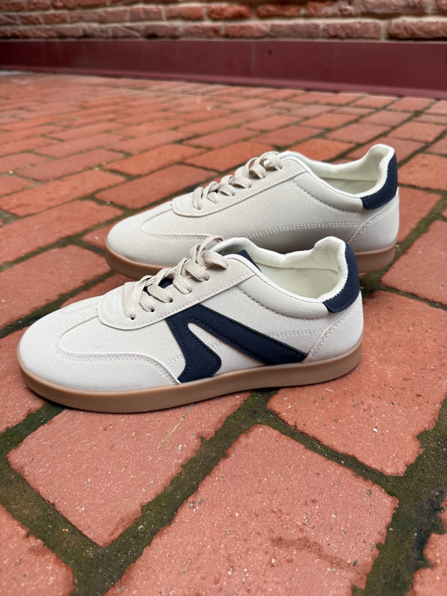 Retro Sneakers in Tan and Navy