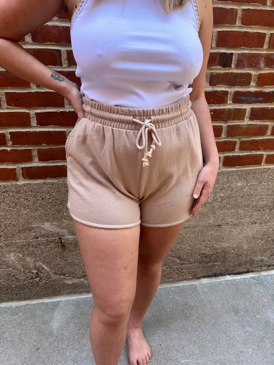 Harrington Shorts in Tan