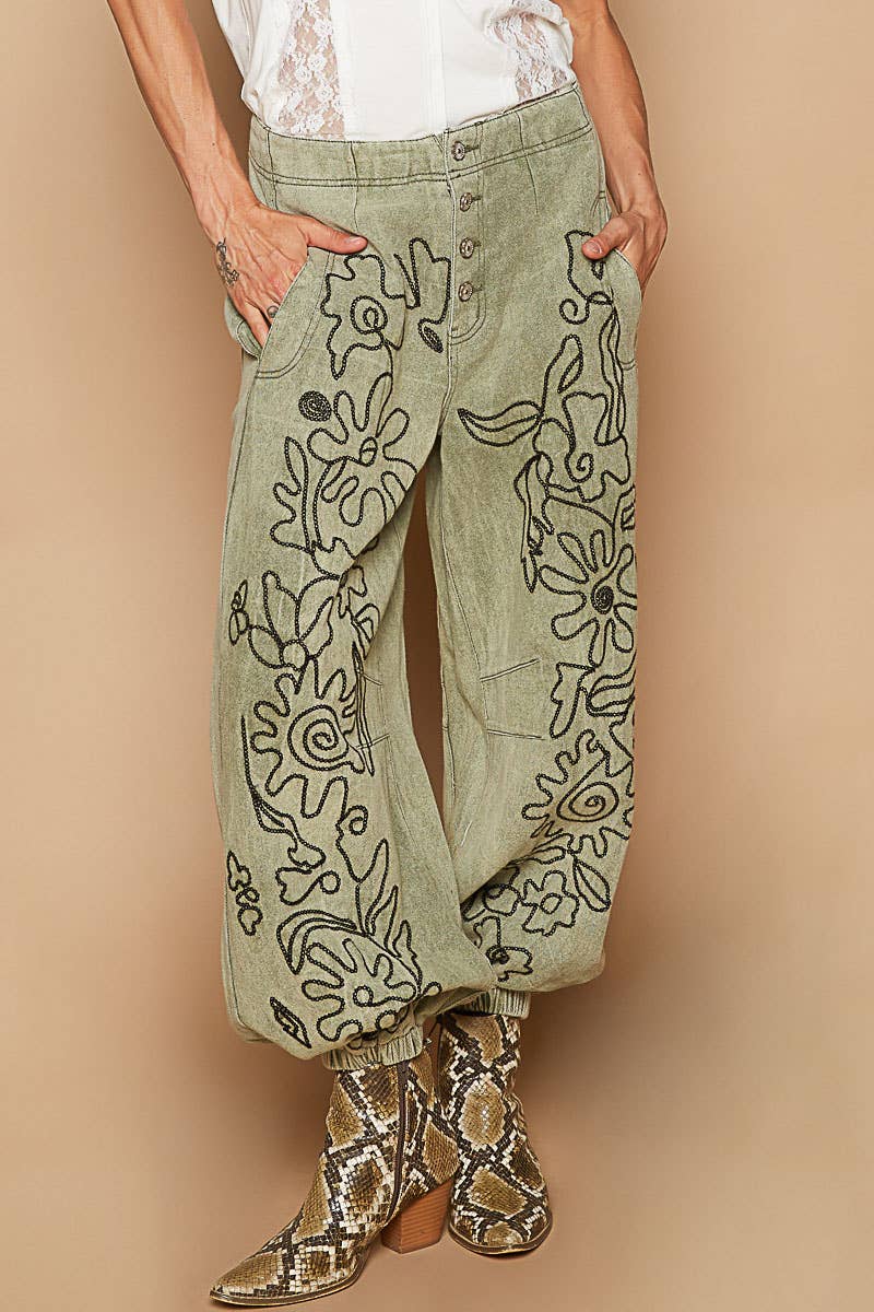 Kristina Floral Embroidered Joggers in Dried Apple