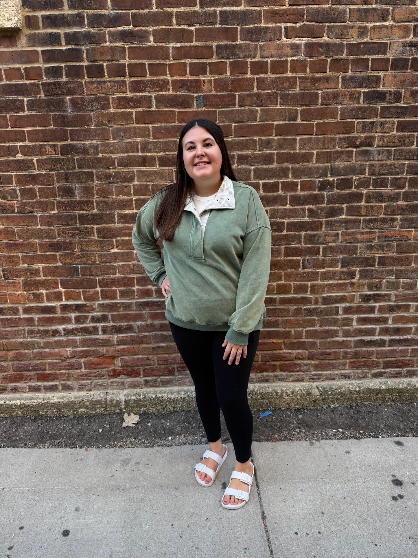 Victoria Thermal Contrast Snow Washed Sweatshirt in Green