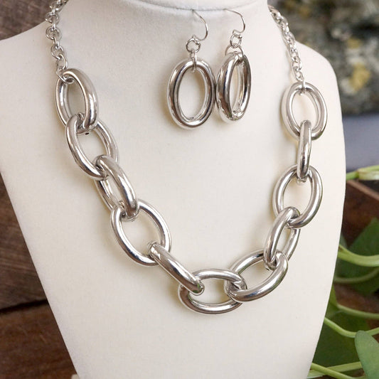 Chunky Chain Statement Necklace in Silver