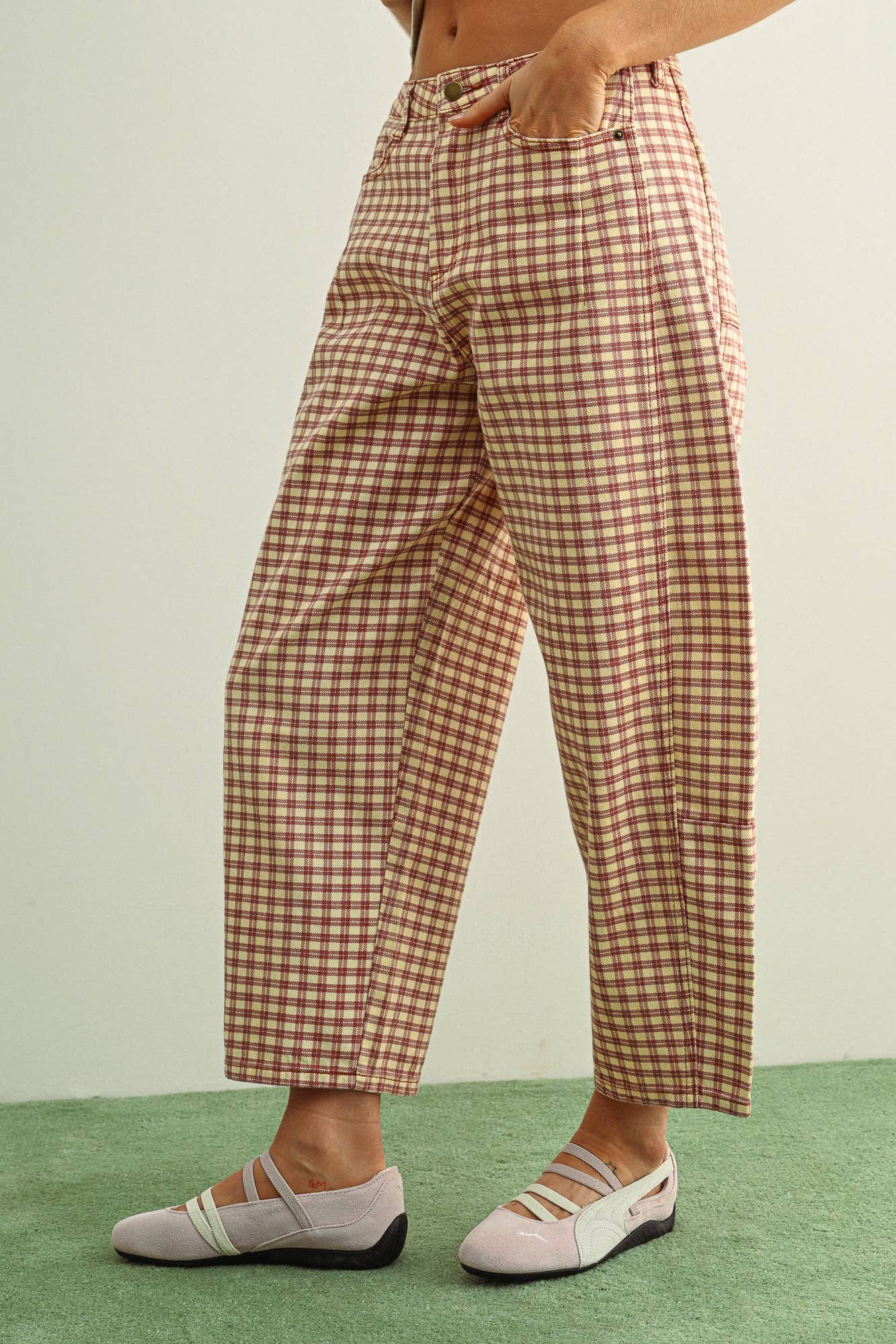 Katya Mini Checkered Barrel Pants in Pink