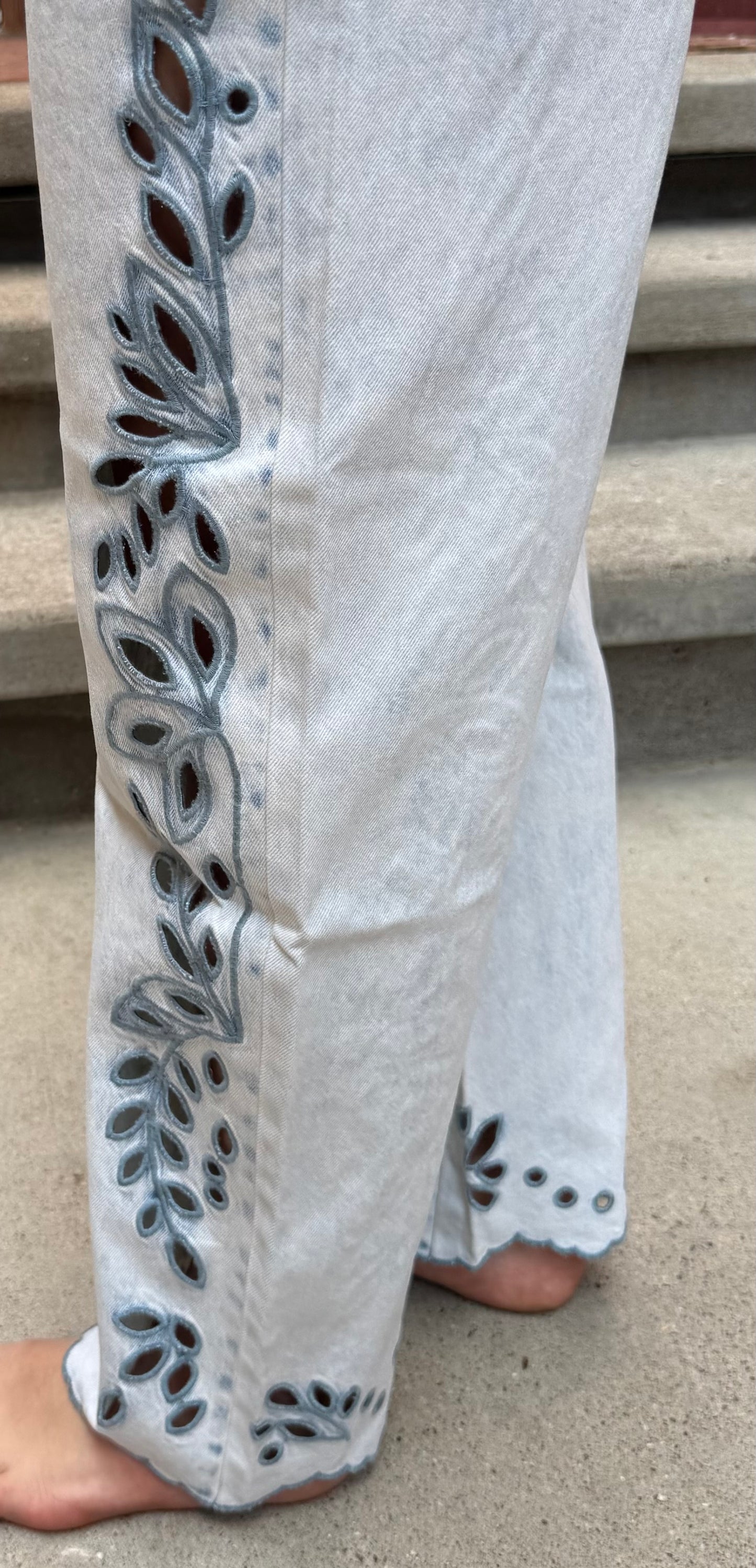 Cayla Embroidered Straight Leg Mom Jeans