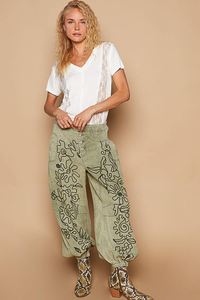Kristina Floral Embroidered Joggers in Dried Apple