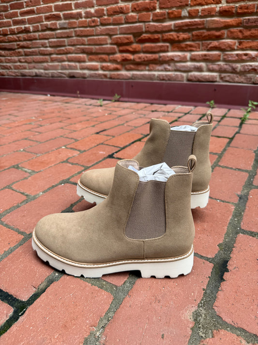 The Gianna Khaki Chunky Sole Chelsea Fall Boot