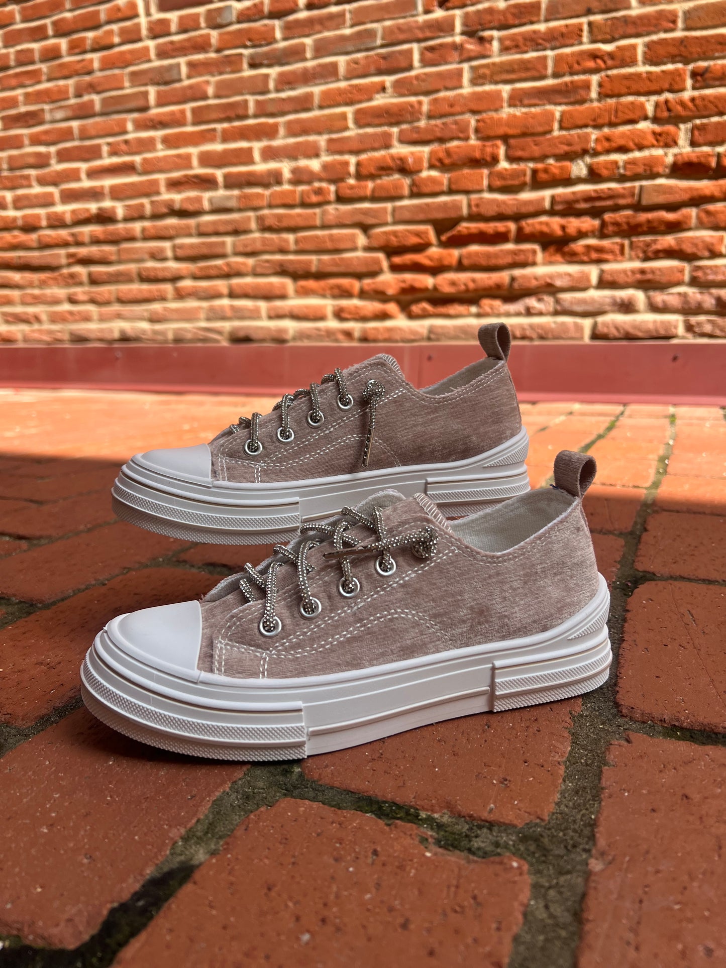 Aman Velvet Shoes in Nude
