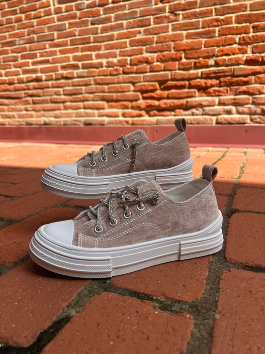 Aman Velvet Shoes in Nude