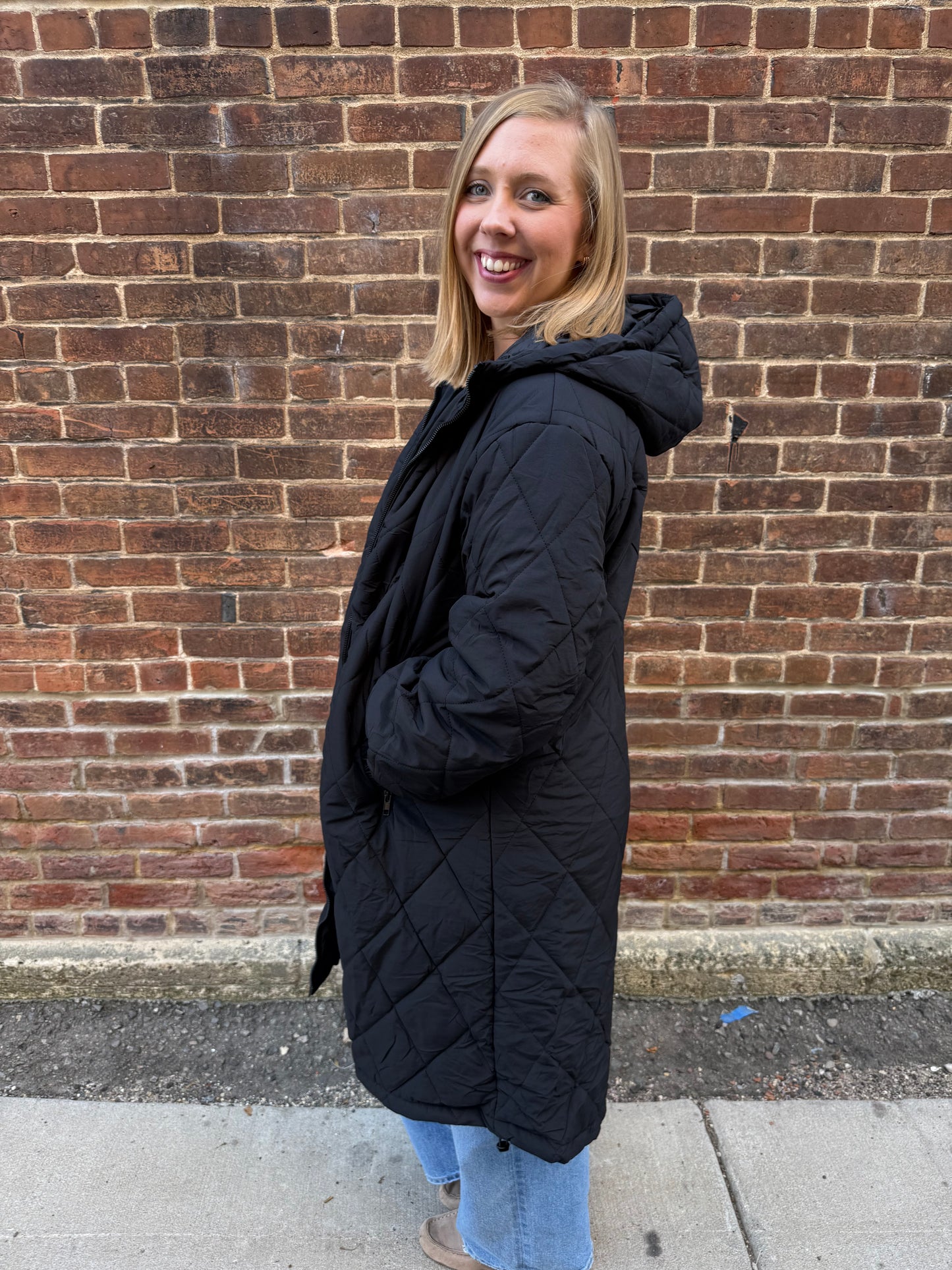 Norah Quilted Puffer Jacket in Black