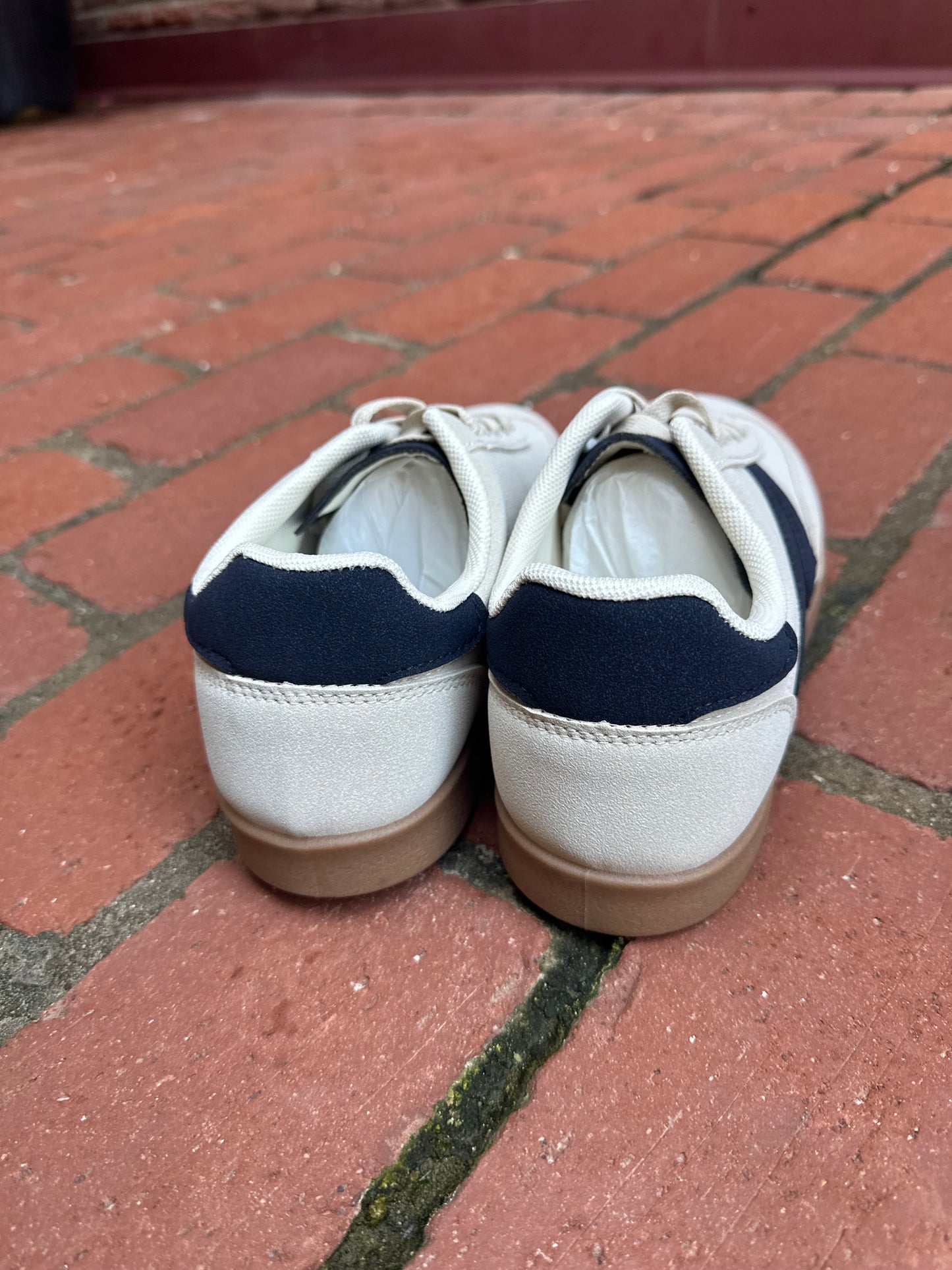 Retro Sneakers in Tan and Navy