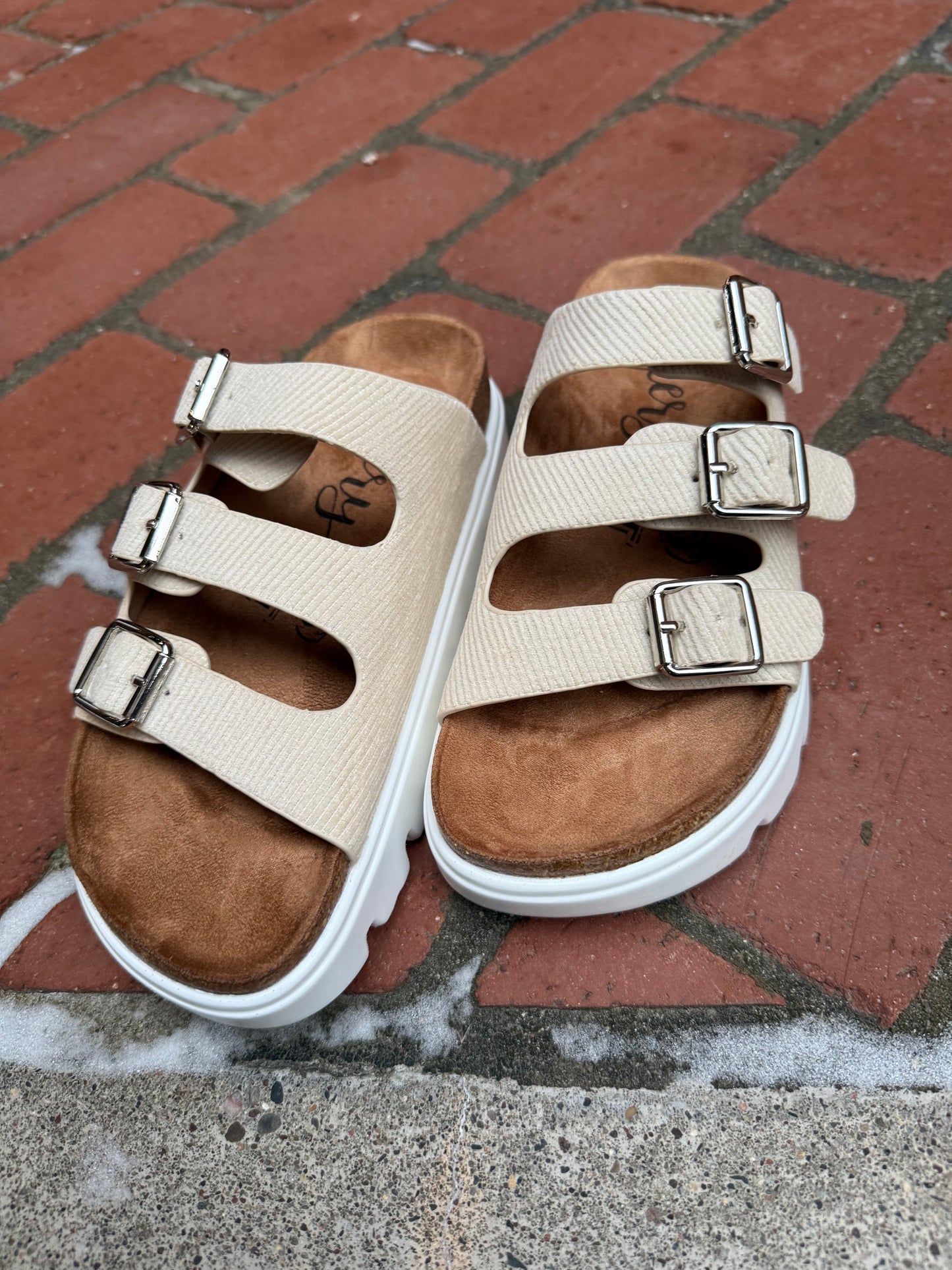 Plaza Heels in Cream