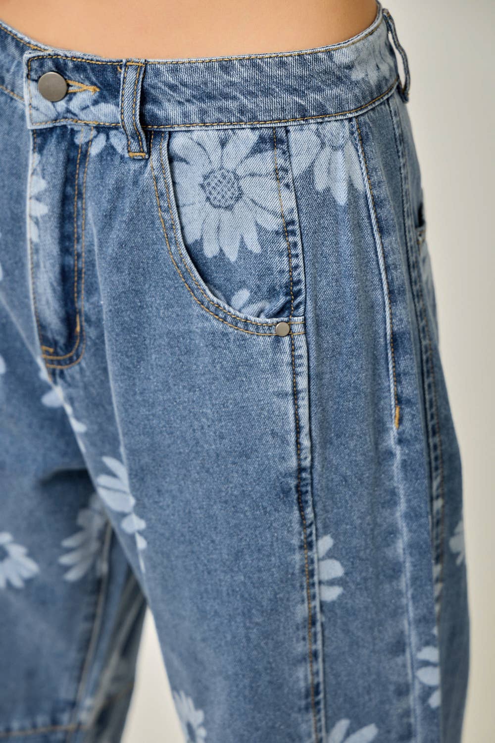 Korrine Printed Barrel Denim Jeans in Dark Denim