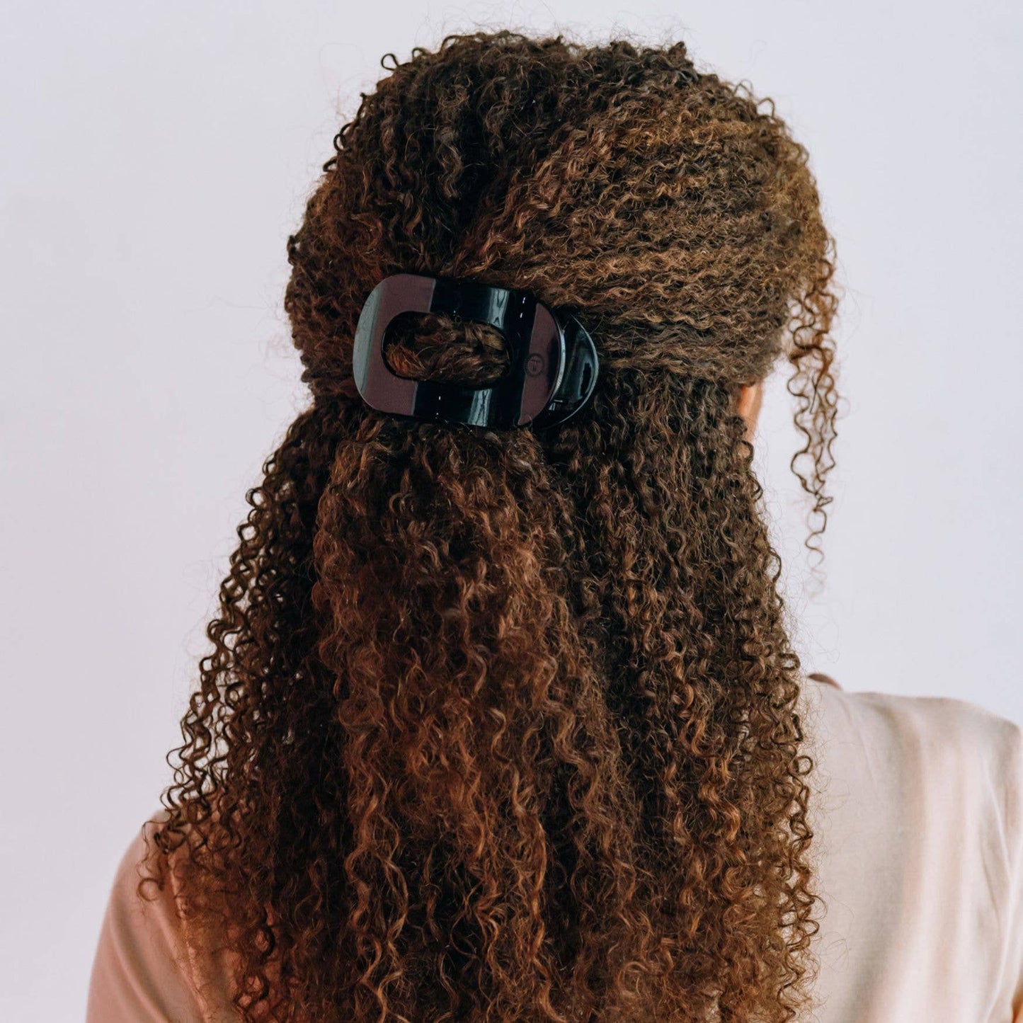 Round Flat Hair Clip Med. in Jet Black