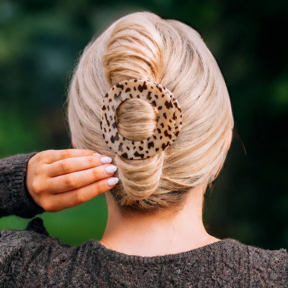 Large Blonde Tortoise Flat Circle Hair Clip
